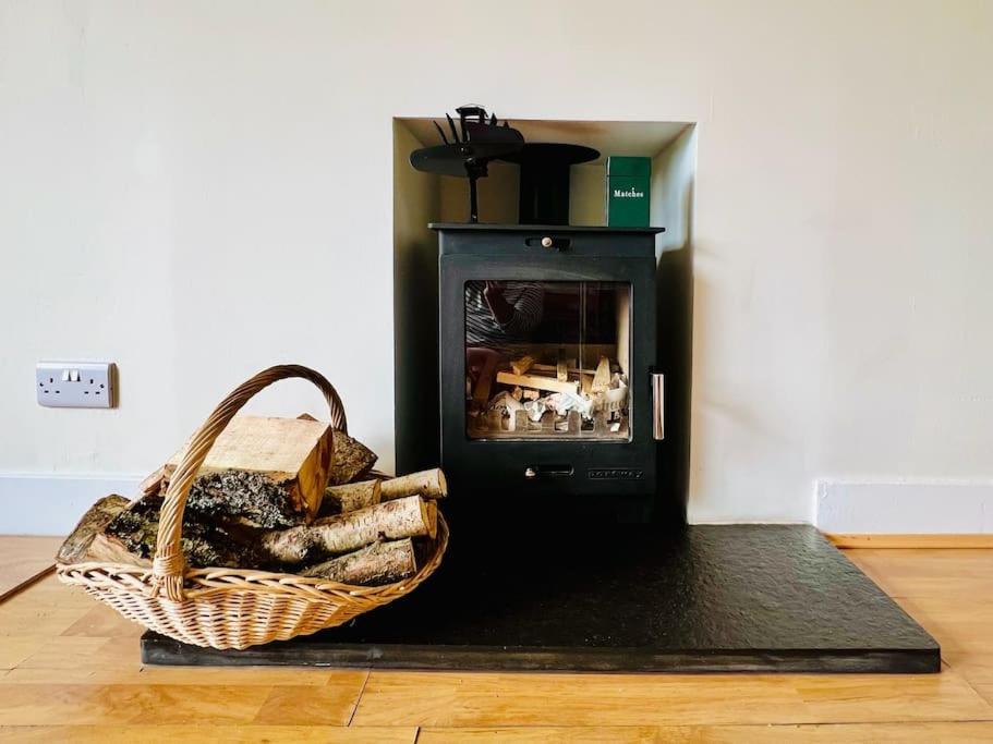 Cosy Country House In Deeside Finzean Exteriör bild
